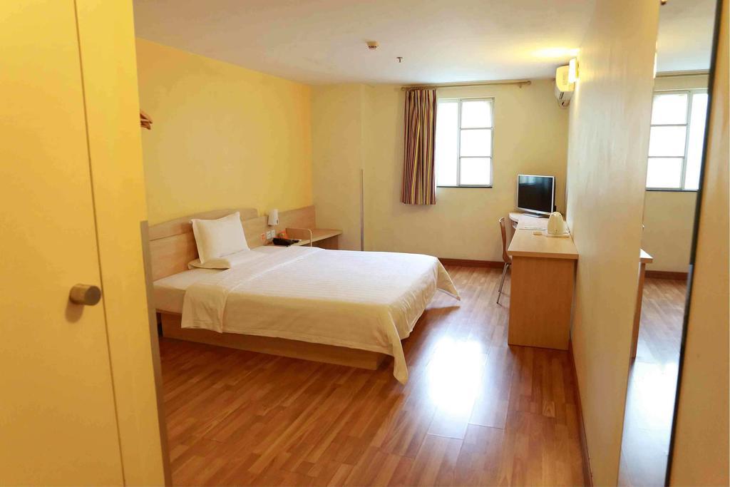 7Days Inn Changsha Tianxin Park Room photo
